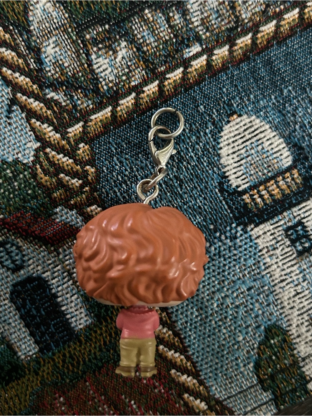 Stranger Things Mini Keychain Barb - Picture 2 of 2